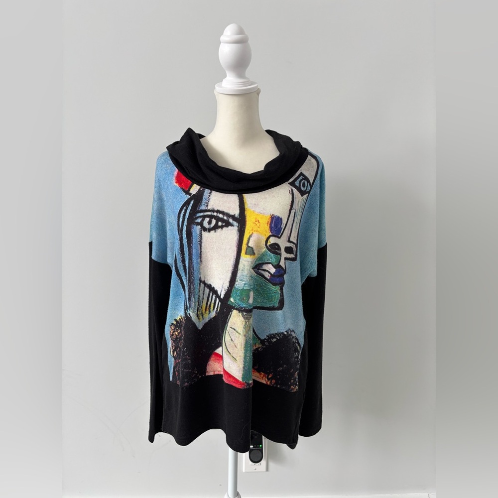 Artistic Top by Carine